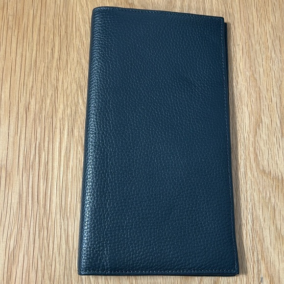 Abercrombie & Kent Pebble Dark Navy Long Passport ID Wallet - gently used - Picture 3 of 10